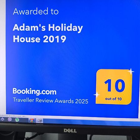 Adam'S Holiday House 2019 Karianí Екстериор снимка