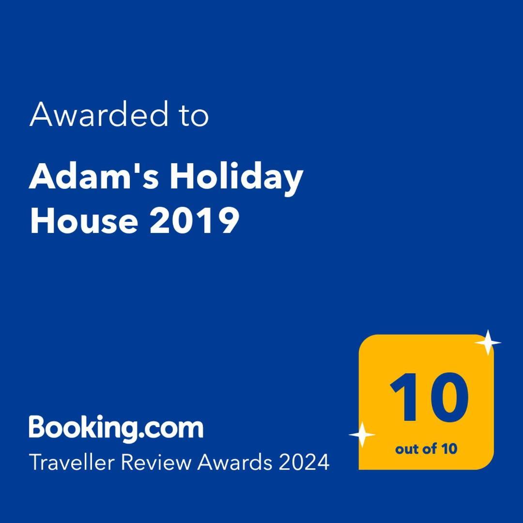 Adam'S Holiday House 2019 Karianí Екстериор снимка